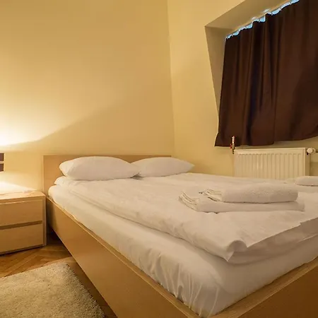 Market Square - Rynek 42- Next To Town Hall - 4 People דירה *